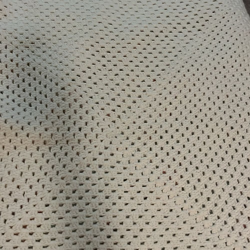 Hand crocheted throw - Picture 2 of 4